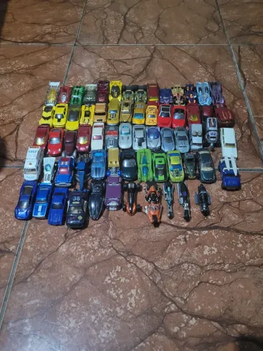 Kits de Carrinhos Hot Wheels, MatchBox e Maisto - Vários modelos