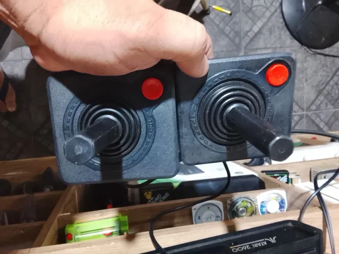  Lote  2 Controles Atari 