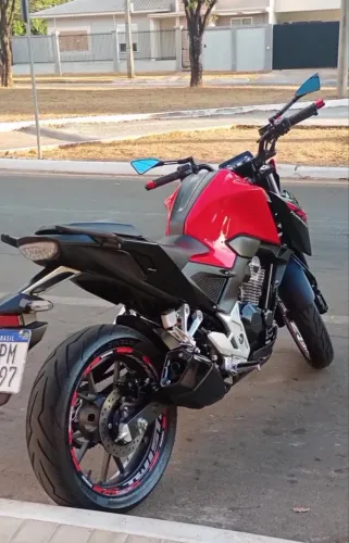 CB 300f / único dono / 7818 km/ pneus originais !!!