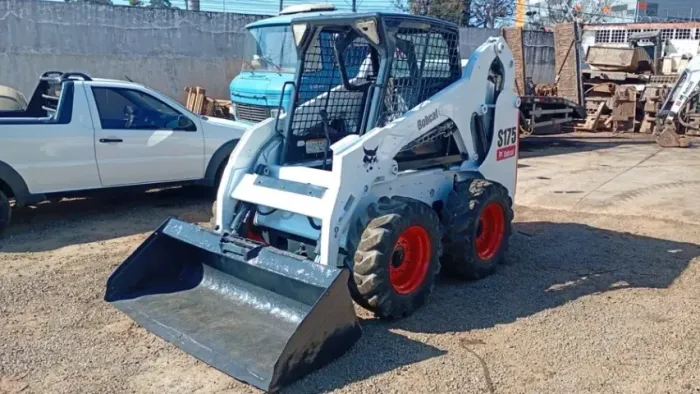 Bobcat S175 2012 - Mini Carregadeira Usada em Curitiba