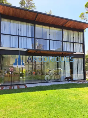 Linda casa em condomínio à venda em Mata Sao Joao, Mata de São João-BA! 3 quartos, 3 suíte