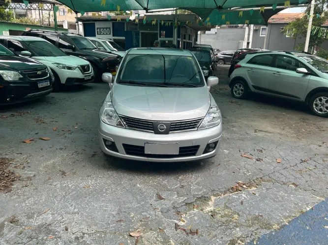 Nissan Tiida SL 1.8/1.8 Flex 16V Mec. 2011