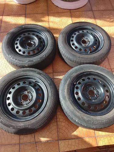 roda 14 Volks Com pneus