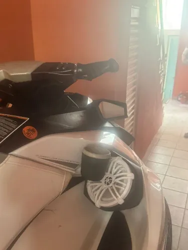 Jet ski seadoo gti 130 com som e porta copo ,revisado trocado a cinta nova e  bateria nova
