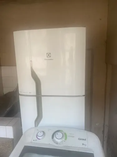 Geladeira eletrolux frosfee 850 reai