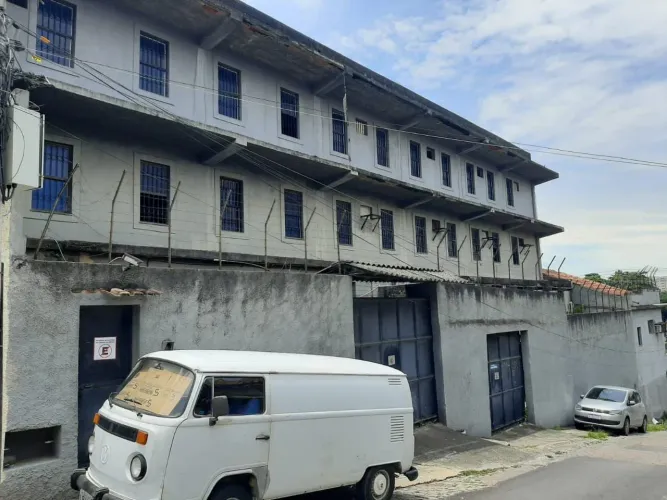 Prédio Comercial e Industrial