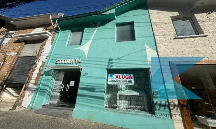 loja de roupas em funcionamento