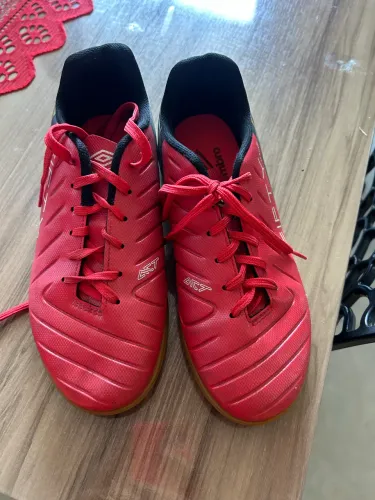 Chuteira Umbro Fifty VI League Futsal - tamanho 37