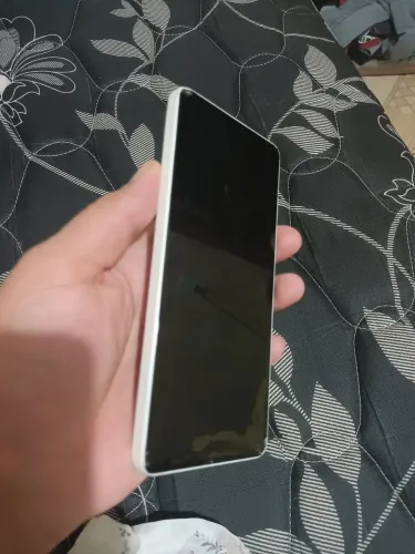 Vende-se celular Xiaomi quebrado display 