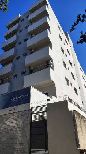 Apartamento na Zona 7, Rua Rui Barbosa, com 2 Quartos (1 Suíte).