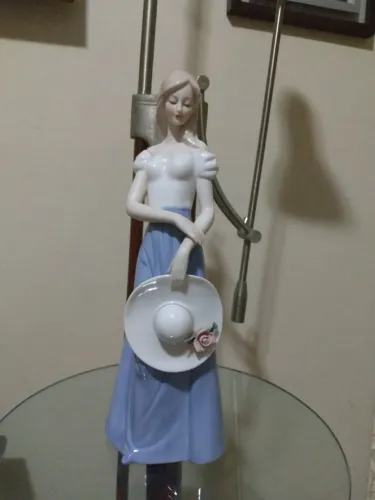 Boneca de porcelana 33 cm