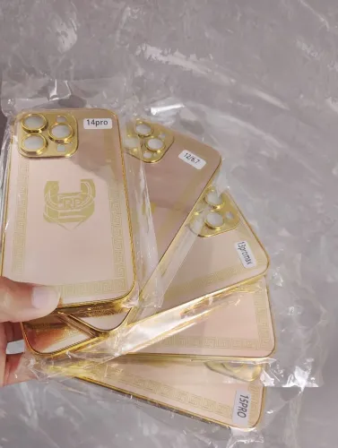 Capinha para iPhone dourado espelhada 