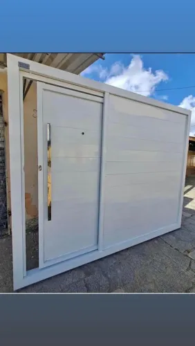 Portas e Portões de garagem em alumínio, fabricamos sob medida