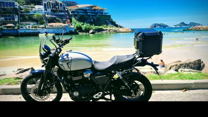 Triumph Scrambler 1200x - 2025 - cheia de acessórios - revisada - na garantia