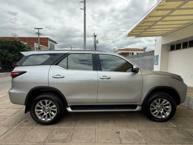 Toyota Hilux SW4 SRX 4X4 2.8 TDI 16V Dies. Aut. 2021