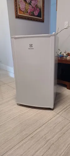 Frigobar Electrolux 122 litros