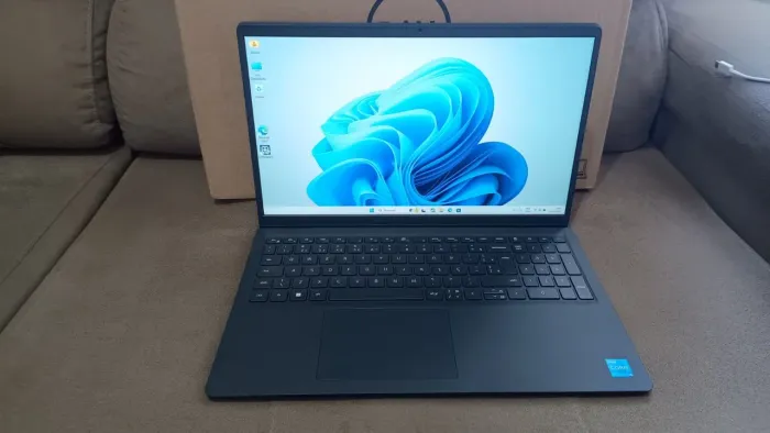 Notebook Dell Inspirion 13ª 1334u 8gb ddr5 SSD 512gb (novo)