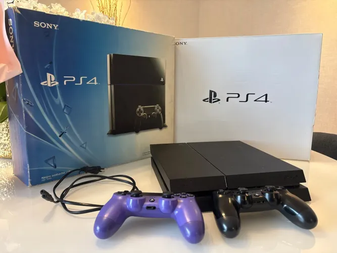PlayStation 4 Fat 500GB + 2 Controles Originais