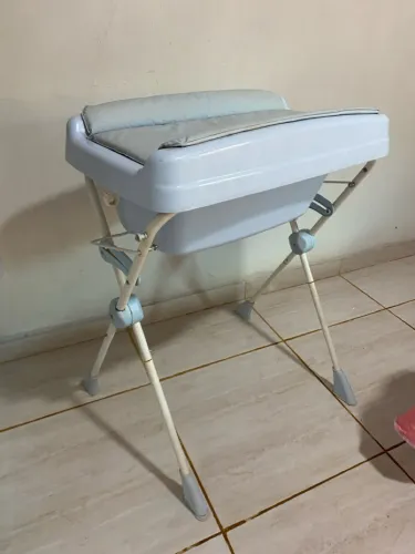 Banheira para Bebê com Suporte e Trocador