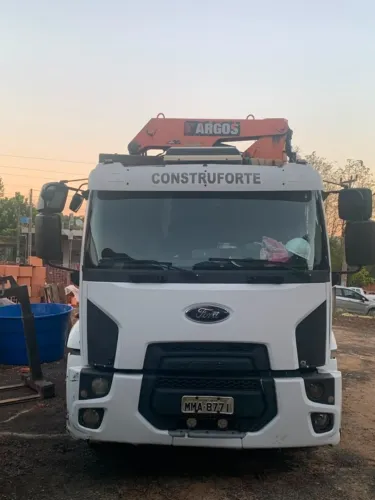 ? Ford Cargo 1319 2012/2013 com Munck Argos - Pronto para Trabalhar