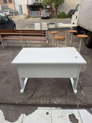 Mesa Branca muito nova 