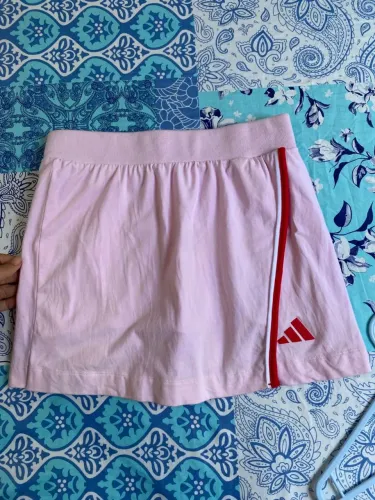 Short saia da Adidas original ?