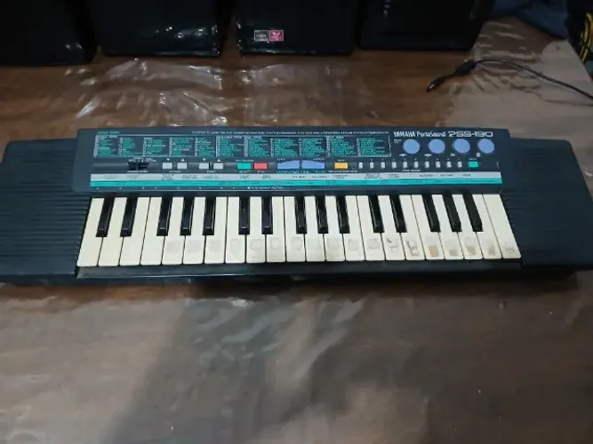 Teclado Yamaha portasound PSS-190