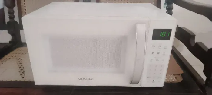 Microondas mondial 23 lts