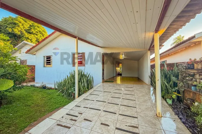 Casa com 03 quartos na Vila Pioneiro em Toledo!