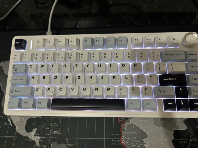 Teclado mecânico Aula F75 75% Wireless Bt5.0 USB-c Rgb Glacial Blue, na garantia.