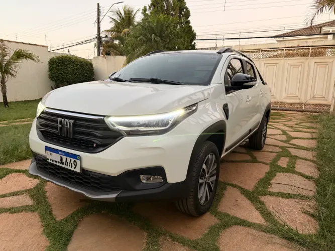 Fiat Strada Volcano 1.3 Flex 8V CD 2026