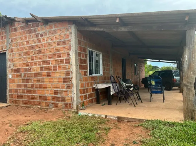 Vende-se lindo sítio