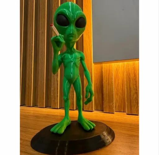 ? Estátua Alienígena Decorativa em Impressão 3D - Alien Verde com Base