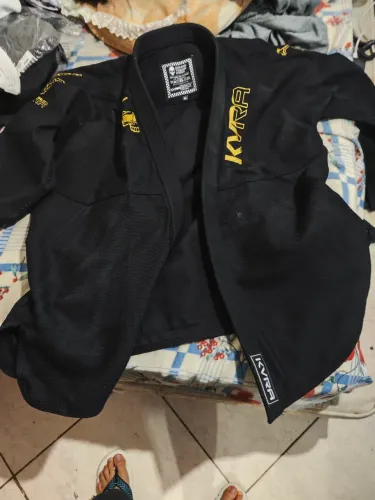 Kimono Jiu jitsu 04 Kyra Golden Black