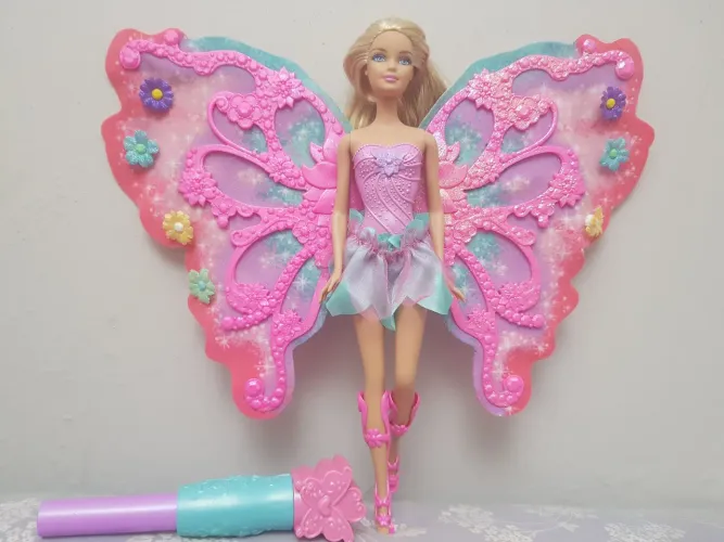 Boneca Barbie Flower 'N Flutter Fairy