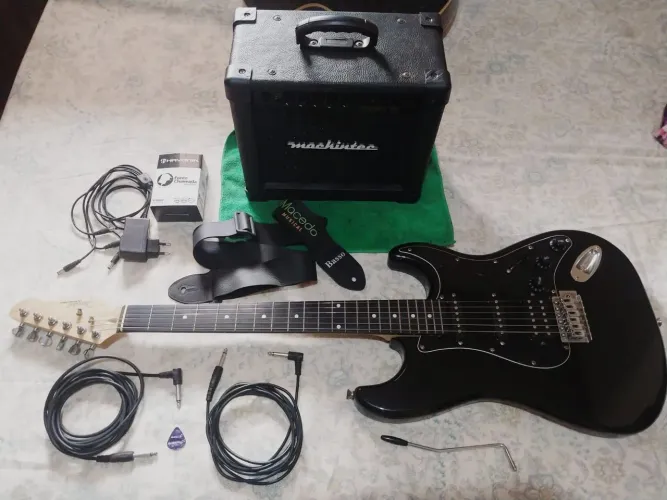 Guitarra Giannini Standar Series Preta + Complemento Opcional
