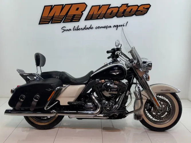 HARLEY-DAVIDSON ROAD KING CLASSIC