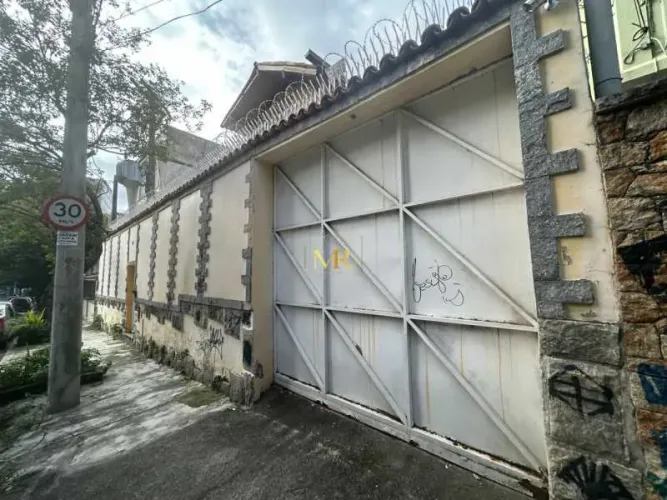 Ponto Comercial à Venda - 3.280 m² - Tijuca - Amplo, Versátil e Pronto para Operação