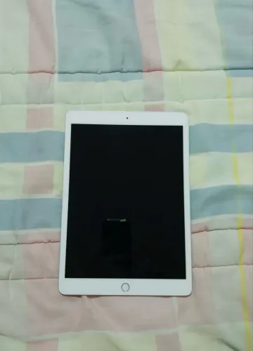 iPad 7ª Geração 128GB (Prata)