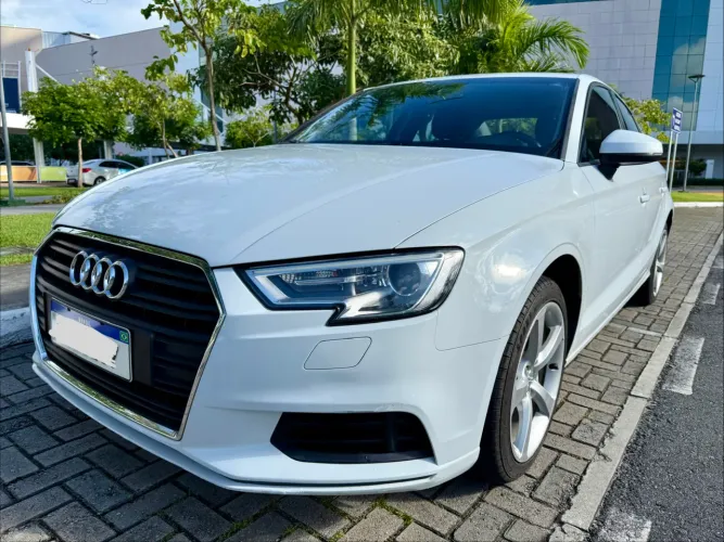 Audi A3 Sedan 1.4 TFSI Flex Tiptronic 4P 2017