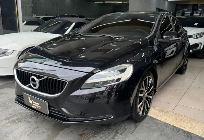 Volvo V40 T-4 Momentum 2.0 Aut. 2018
