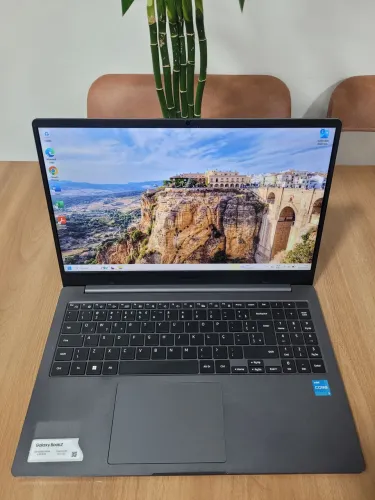 Notebook Samsung i3 12ª Semi-novo