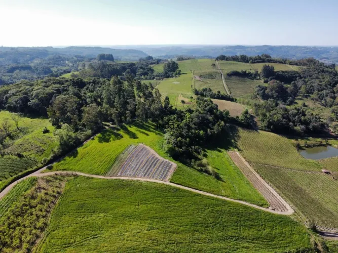 INBOX CIA IMOBILIÁRIA VENDE -Terreno NO VALE DOS VINHEDOS.