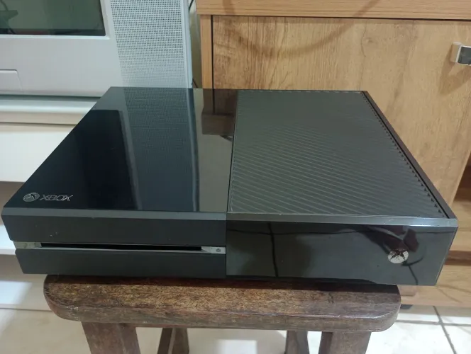 XBOX ONE FAT 1TB SEM CONTROLE