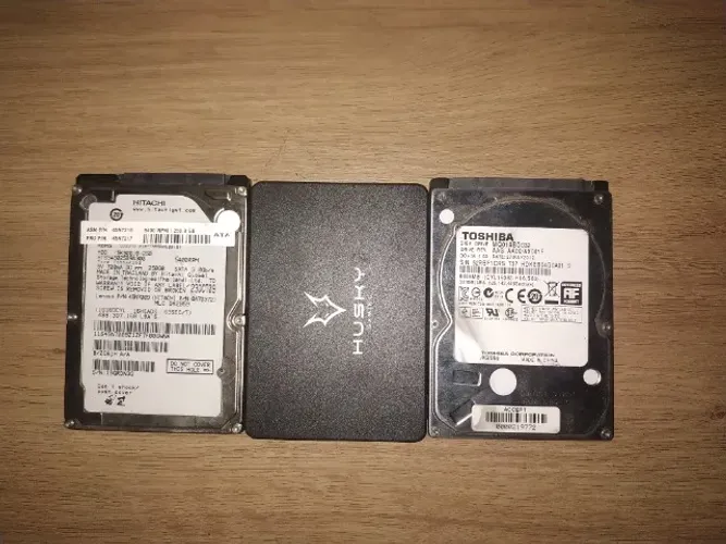 Lote de HDs e SSDs de Notebook