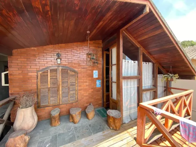 Casa + 2 kitnets em Barra de Guaratiba.