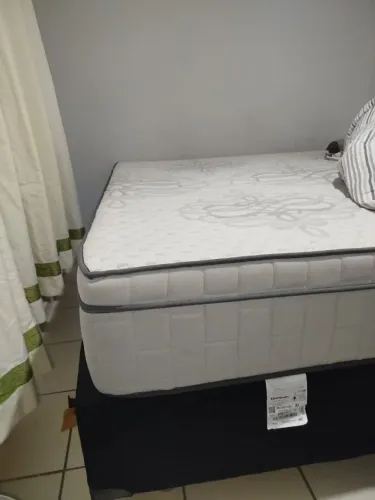 Vende-se Cama Super king semi nova 