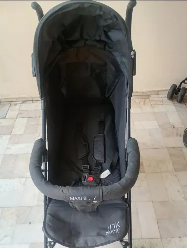 Vendem-se carrinhos de bebê. 210,00 cada.