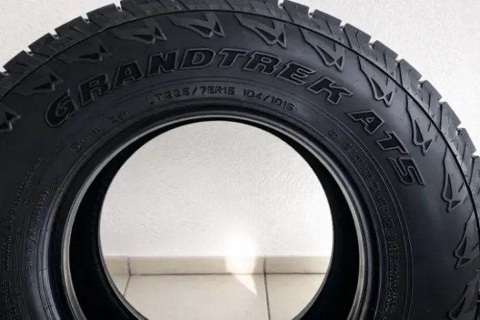 Pneu Dunlop Grandtrek AT5 - LT235 75R15