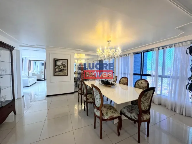 Apartamento com 4 dormitórios - Brisamar